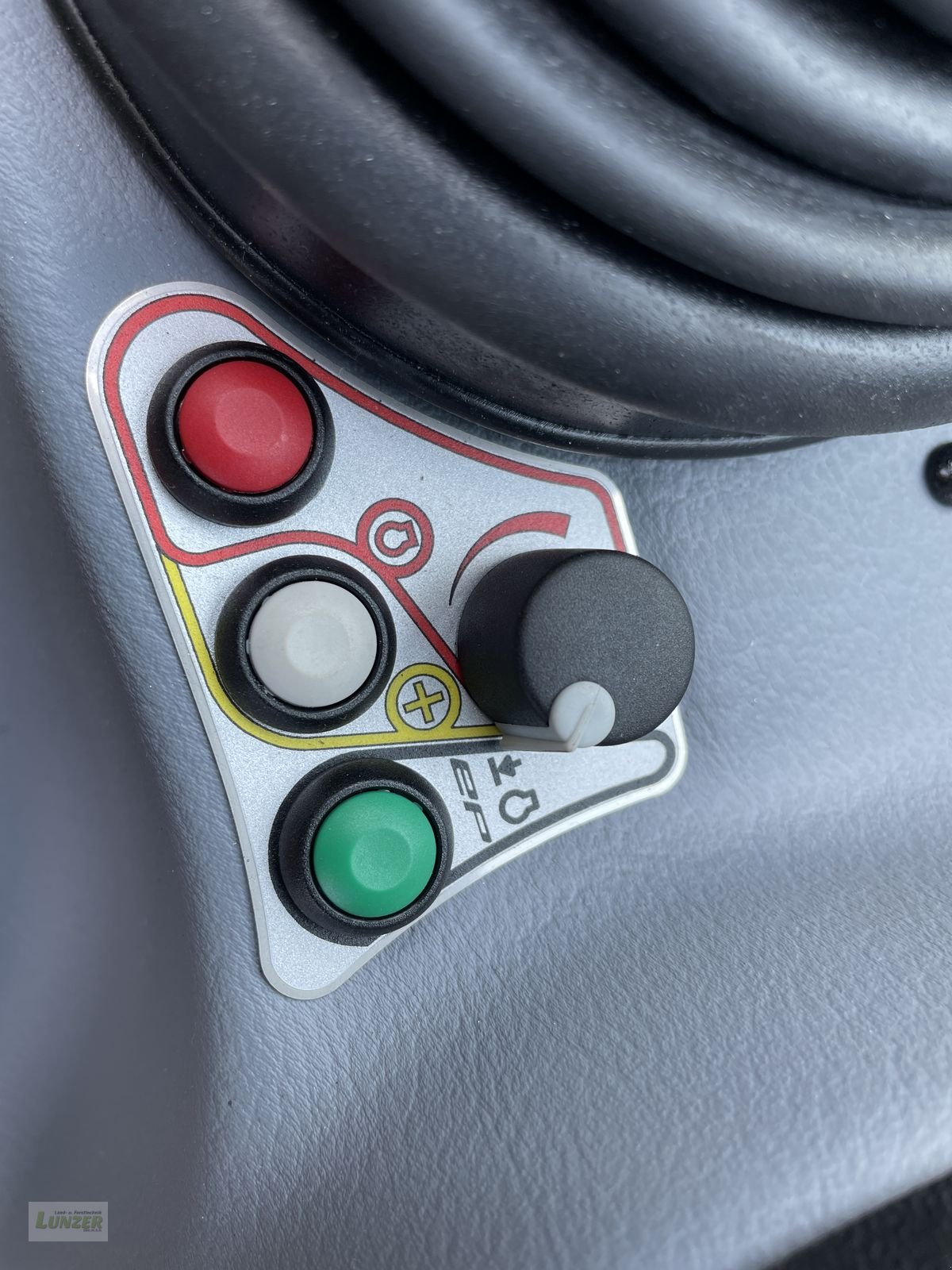 Traktor des Typs Lindner Lintrac 75 LS, Neumaschine in Kaumberg (Bild 17)