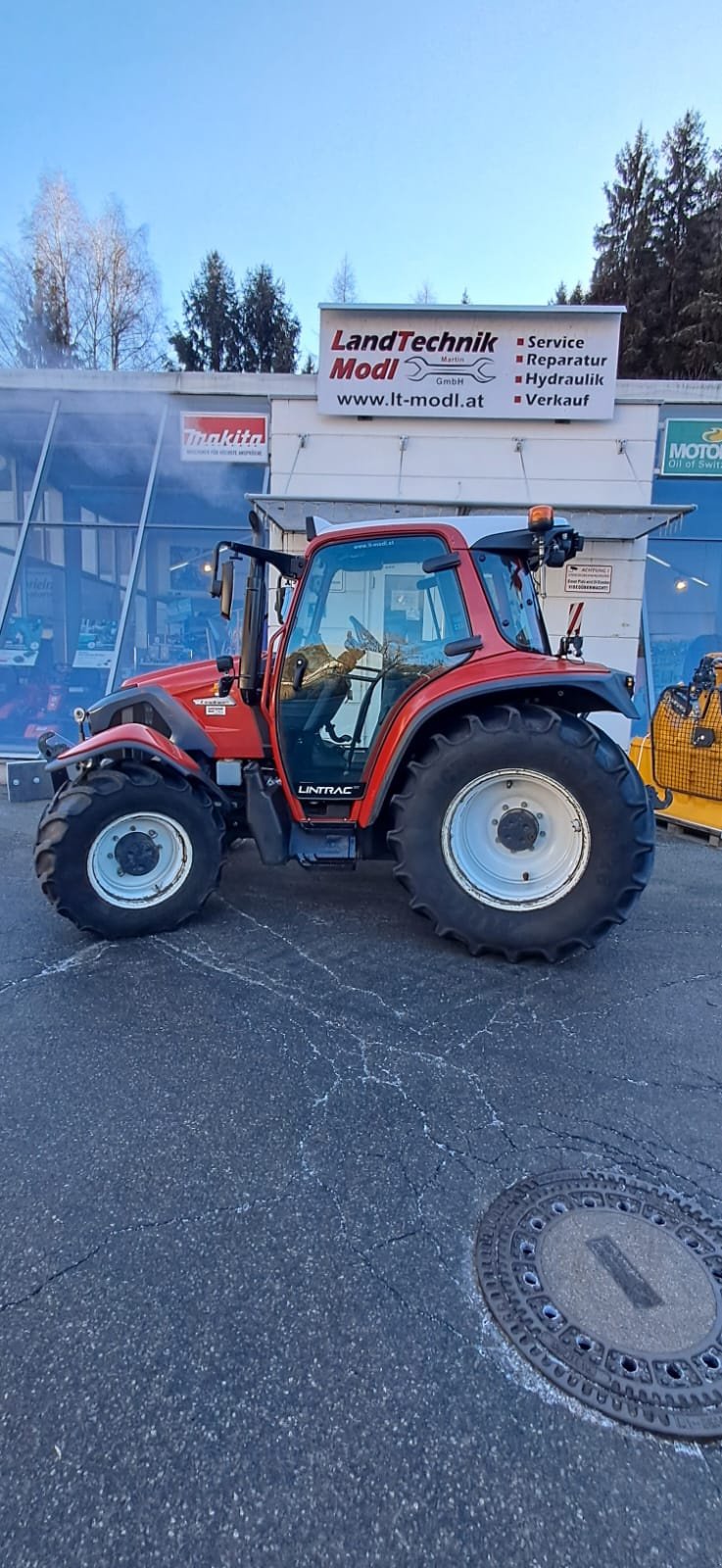 Traktor of the type Lindner Lintrac 90, Neumaschine in Radenthein (Picture 1)