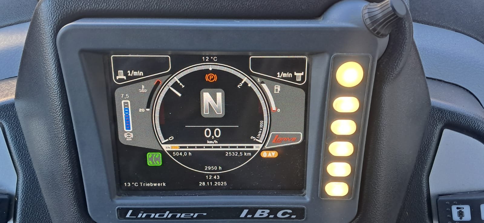 Traktor of the type Lindner Lintrac 90, Neumaschine in Radenthein (Picture 5)