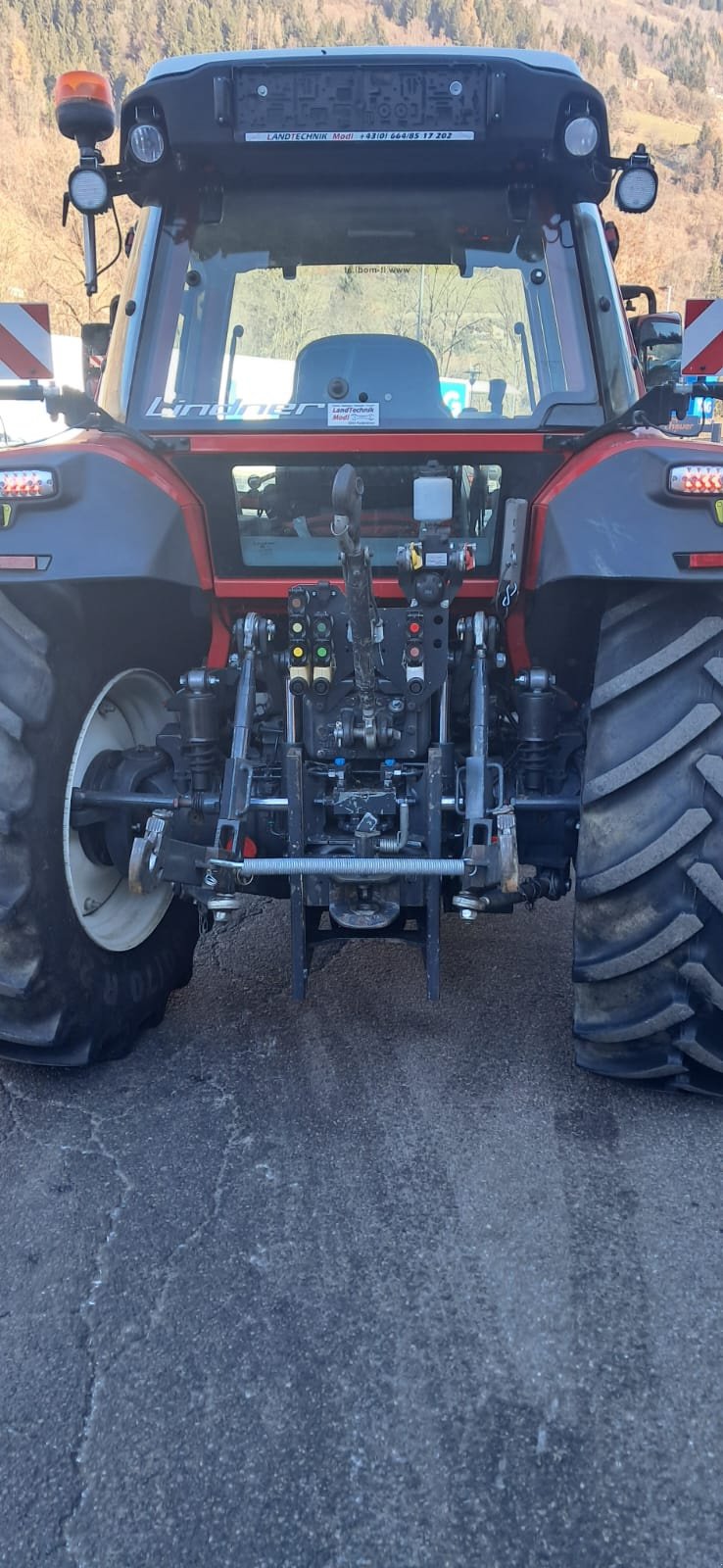 Traktor of the type Lindner Lintrac 90, Neumaschine in Radenthein (Picture 4)