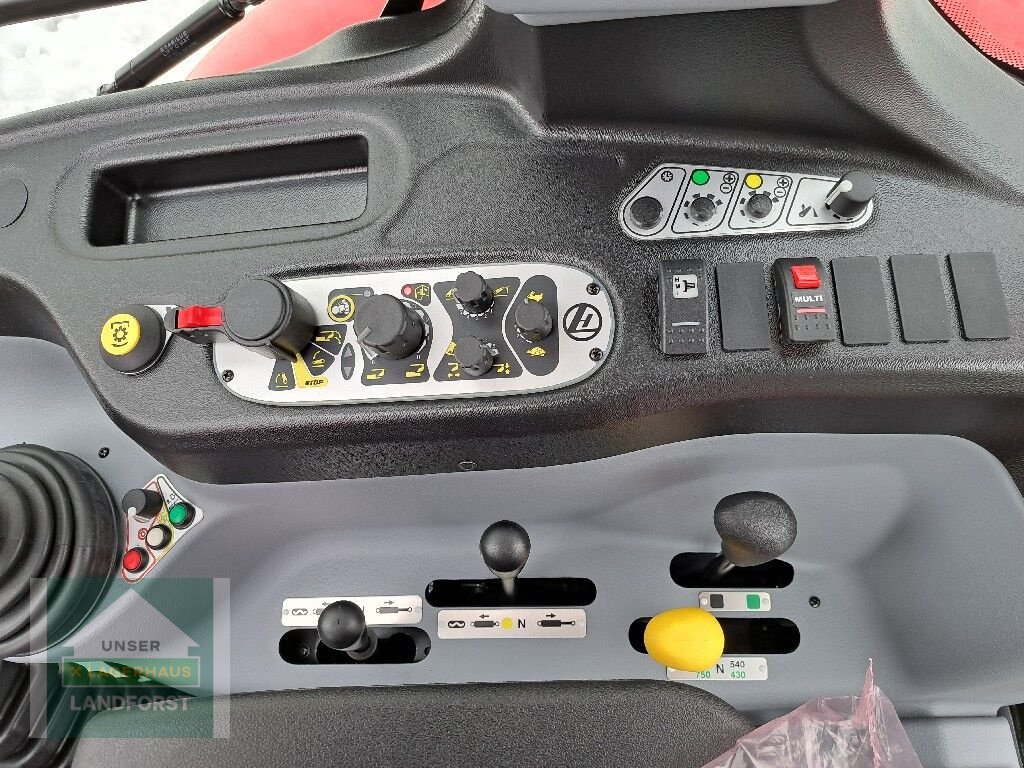 Traktor des Typs Lindner Lintrac 95 LS, Neumaschine in Kapfenberg (Bild 10)