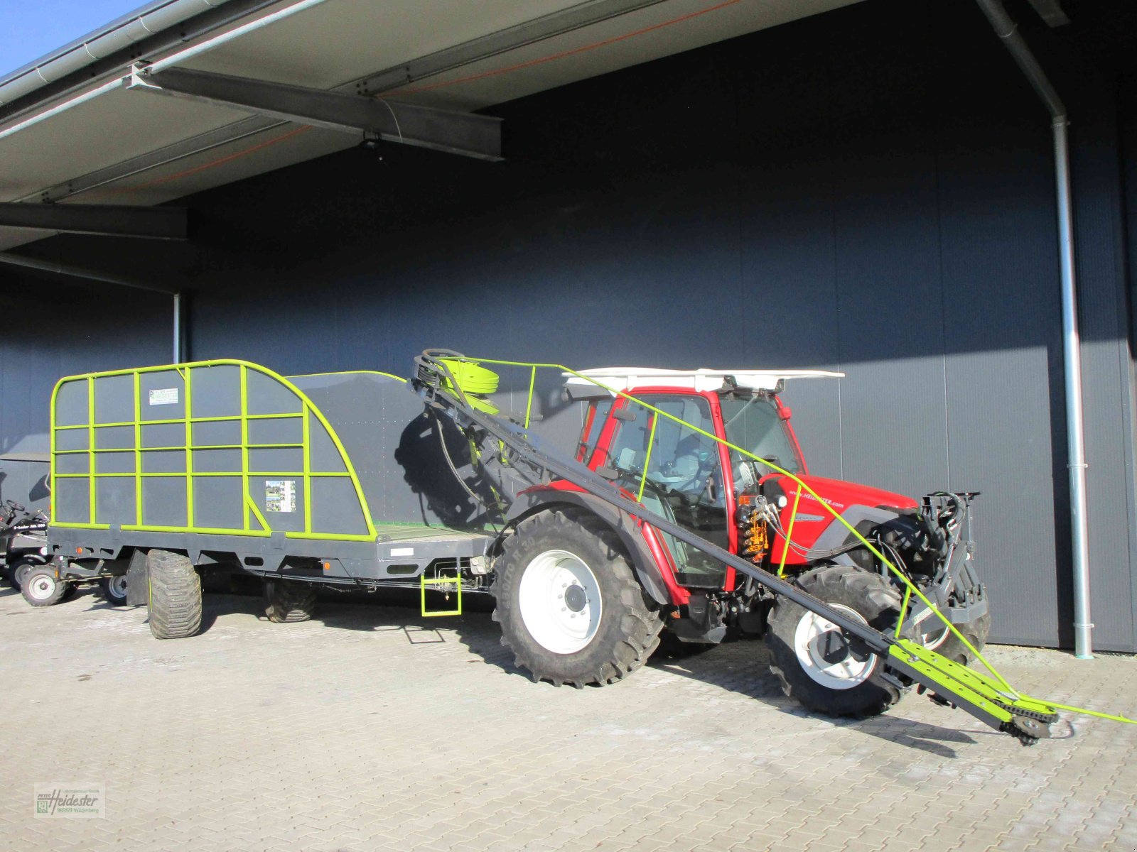 Traktor от тип Lindner Lintrac stufenlos, Neumaschine в Wildenberg (Снимка 5)