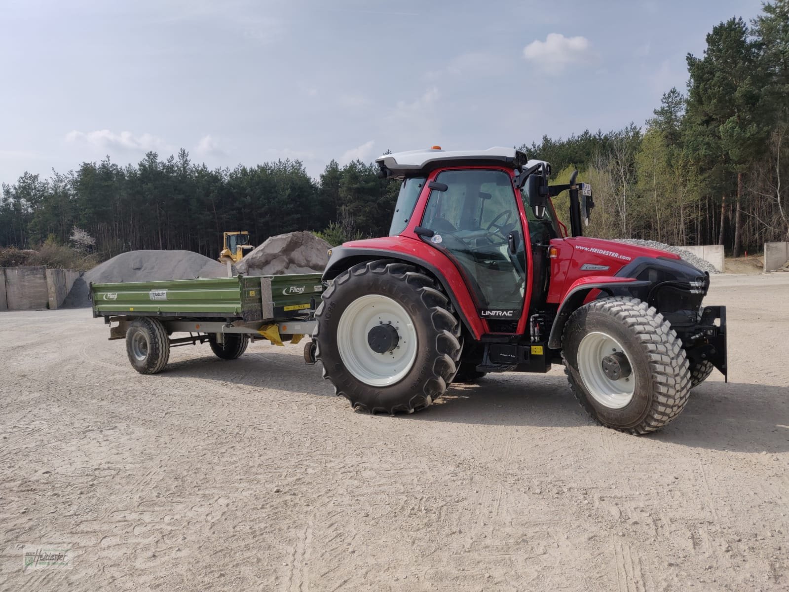 Traktor от тип Lindner Lintrac stufenlos, Neumaschine в Wildenberg (Снимка 15)