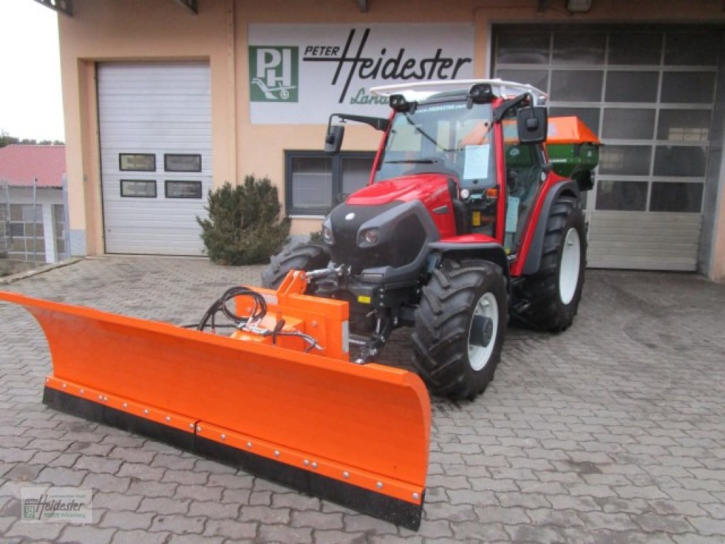 Traktor des Typs Lindner Lintrac, Neumaschine in Wildenberg (Bild 5)