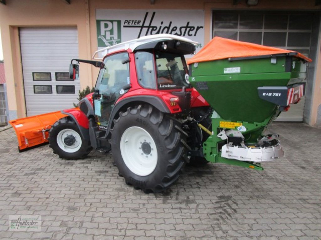 Traktor des Typs Lindner Lintrac, Neumaschine in Wildenberg (Bild 12)
