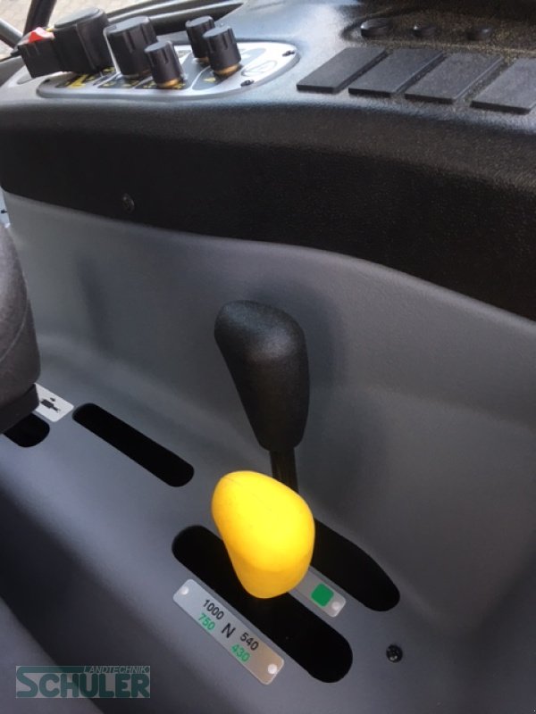 Traktor des Typs Lindner Lintrac75LS, Neumaschine in St. Märgen (Bild 14)