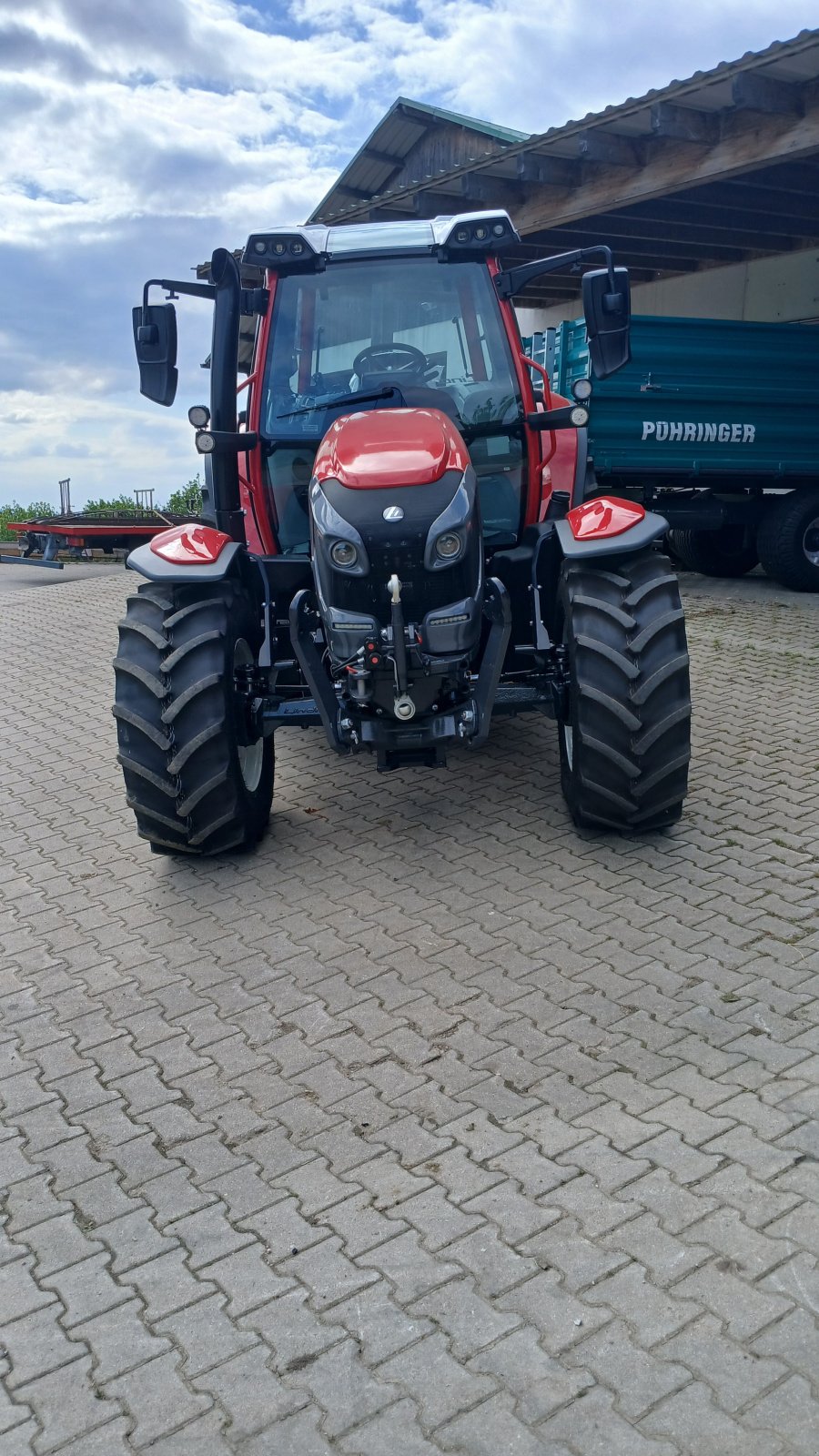 Traktor of the type Lindner Traktor, Lindner. Lintrac, 130, Schlepper, Neumaschine in Bad Kötzting (Picture 2)