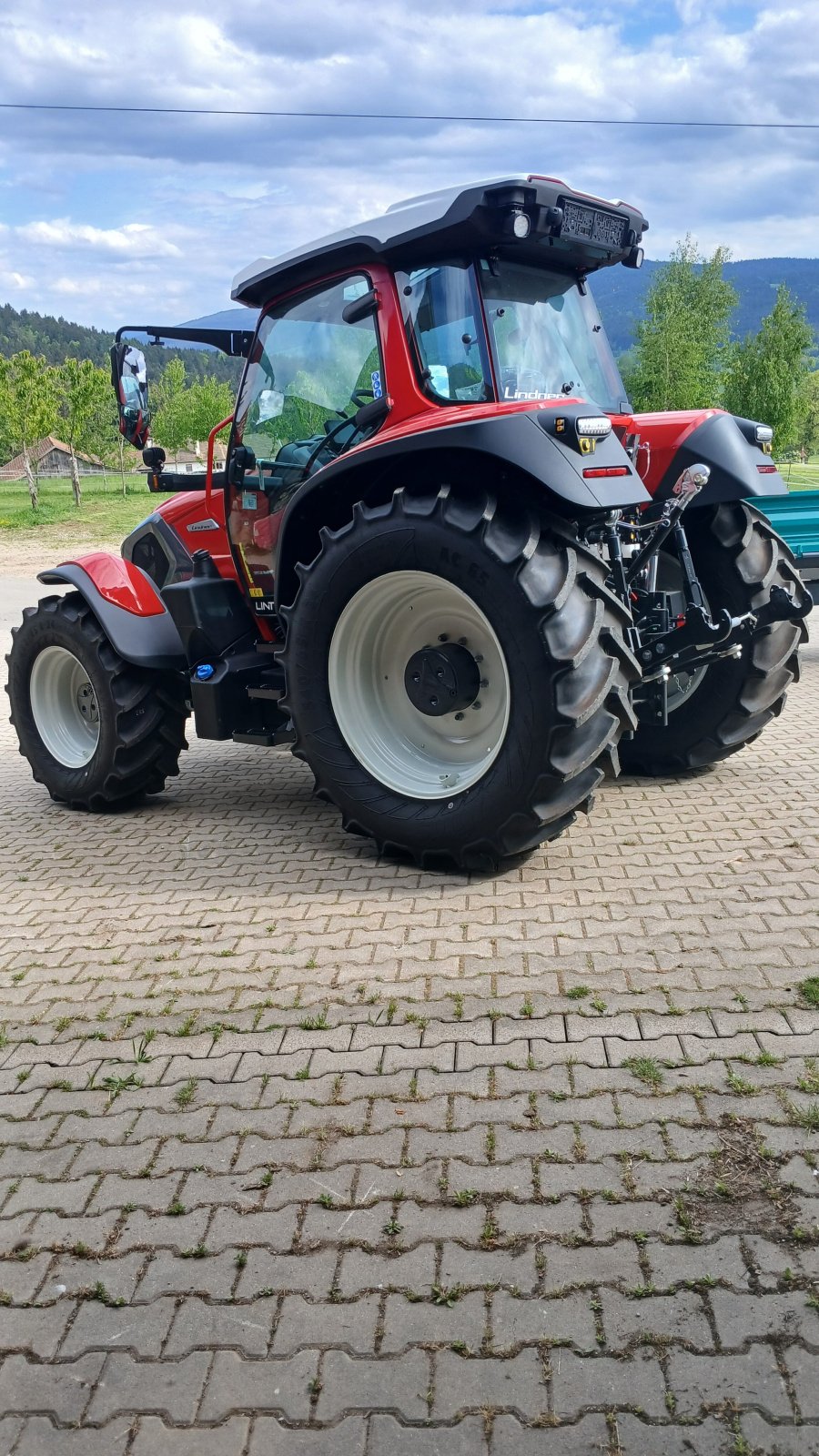 Traktor of the type Lindner Traktor, Lindner. Lintrac, 130, Schlepper, Neumaschine in Bad Kötzting (Picture 8)