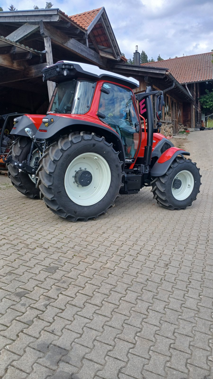 Traktor of the type Lindner Traktor, Lindner. Lintrac, 130, Schlepper, Neumaschine in Bad Kötzting (Picture 10)