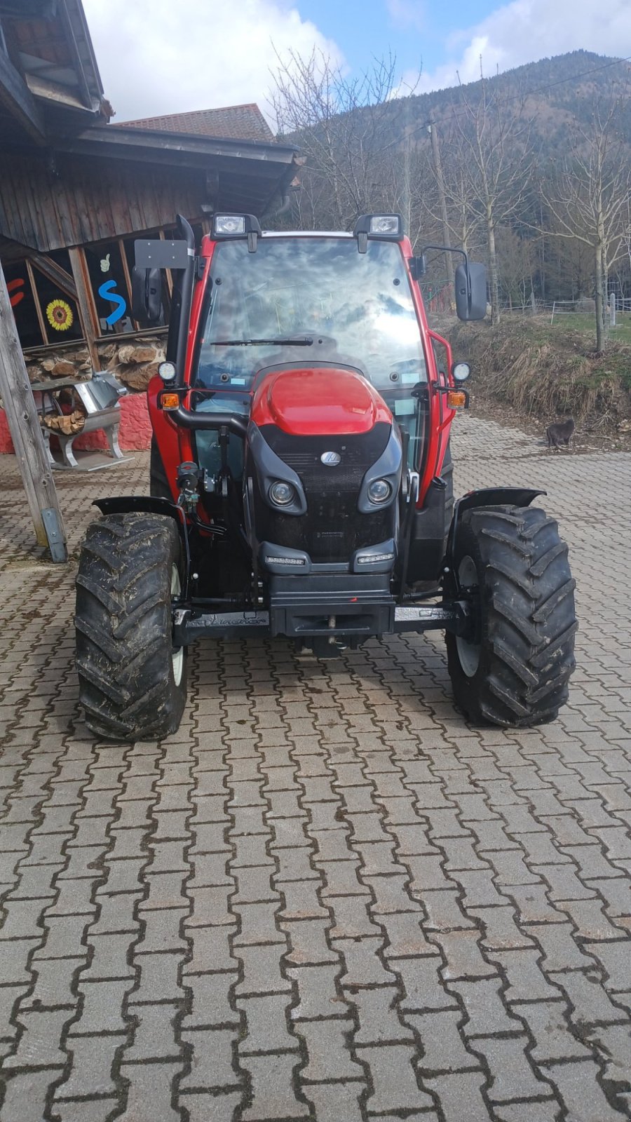 Traktor of the type Lindner Traktor, Lindner, Lintrac 65LS, 75LS, 65, 75, Neumaschine in Bad Kötzting (Picture 1)