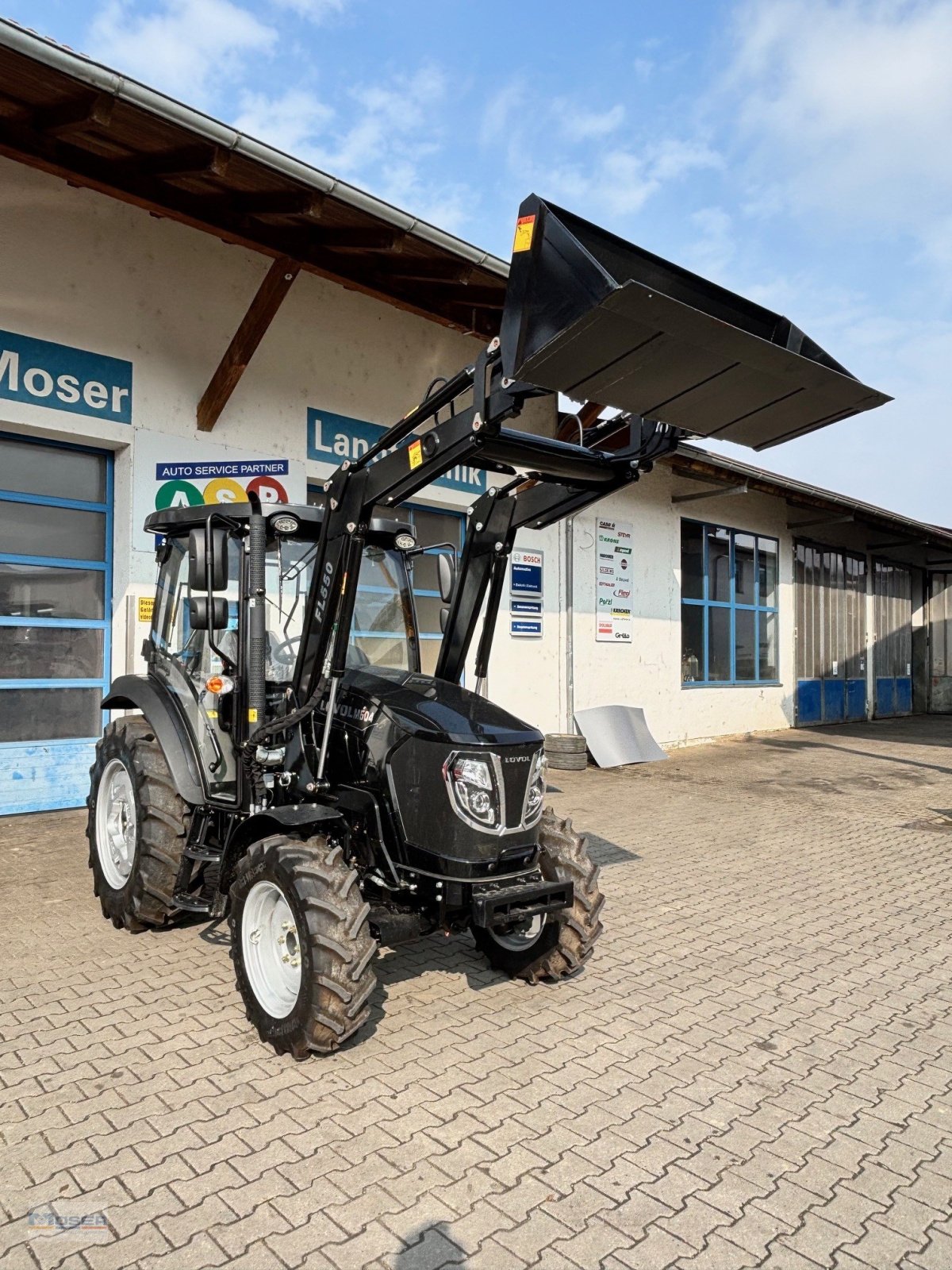 Traktor του τύπου LOVOL M 504, Neumaschine σε Massing (Φωτογραφία 2)