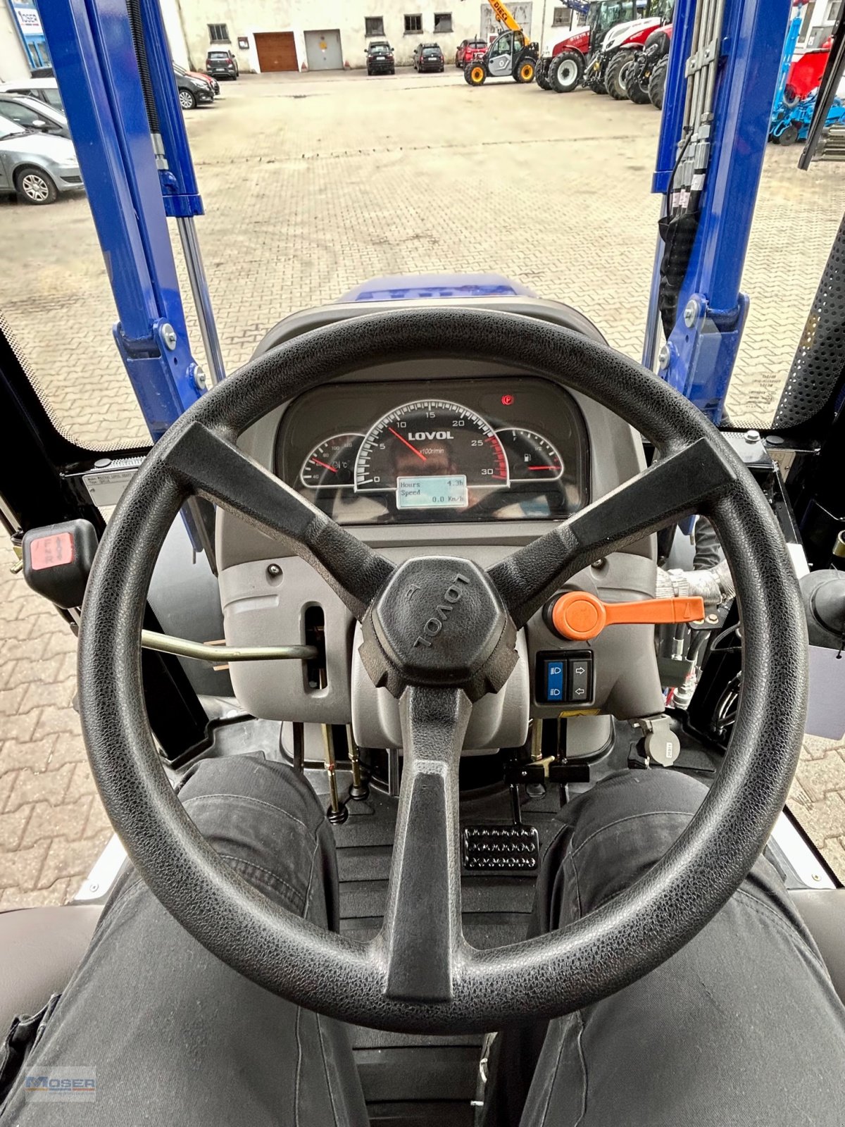 Traktor tipa LOVOL M 754 mit Frontlader, Neumaschine u Massing (Slika 14)