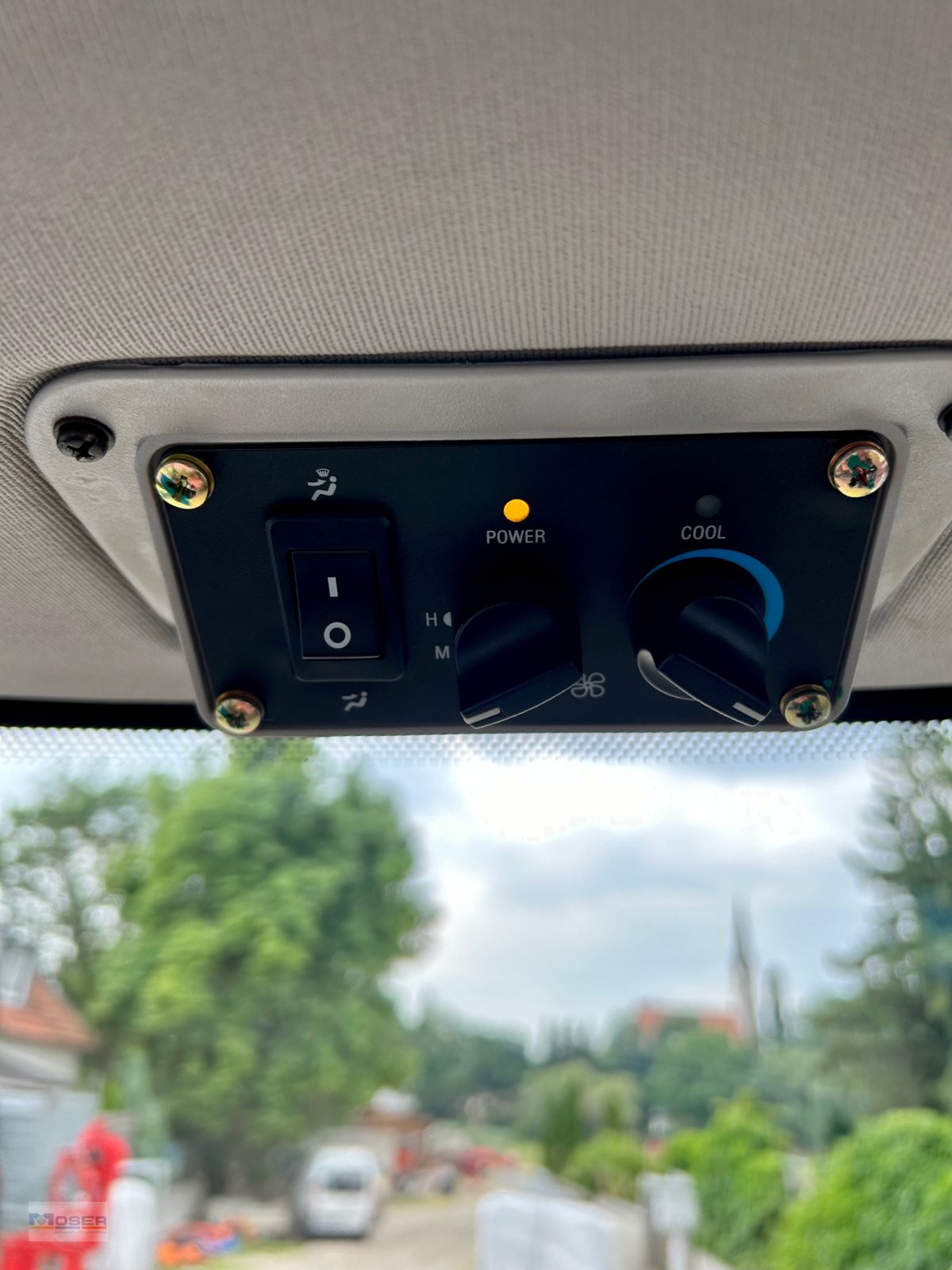 Traktor tipa LOVOL M 754 mit Frontlader, Neumaschine u Massing (Slika 18)