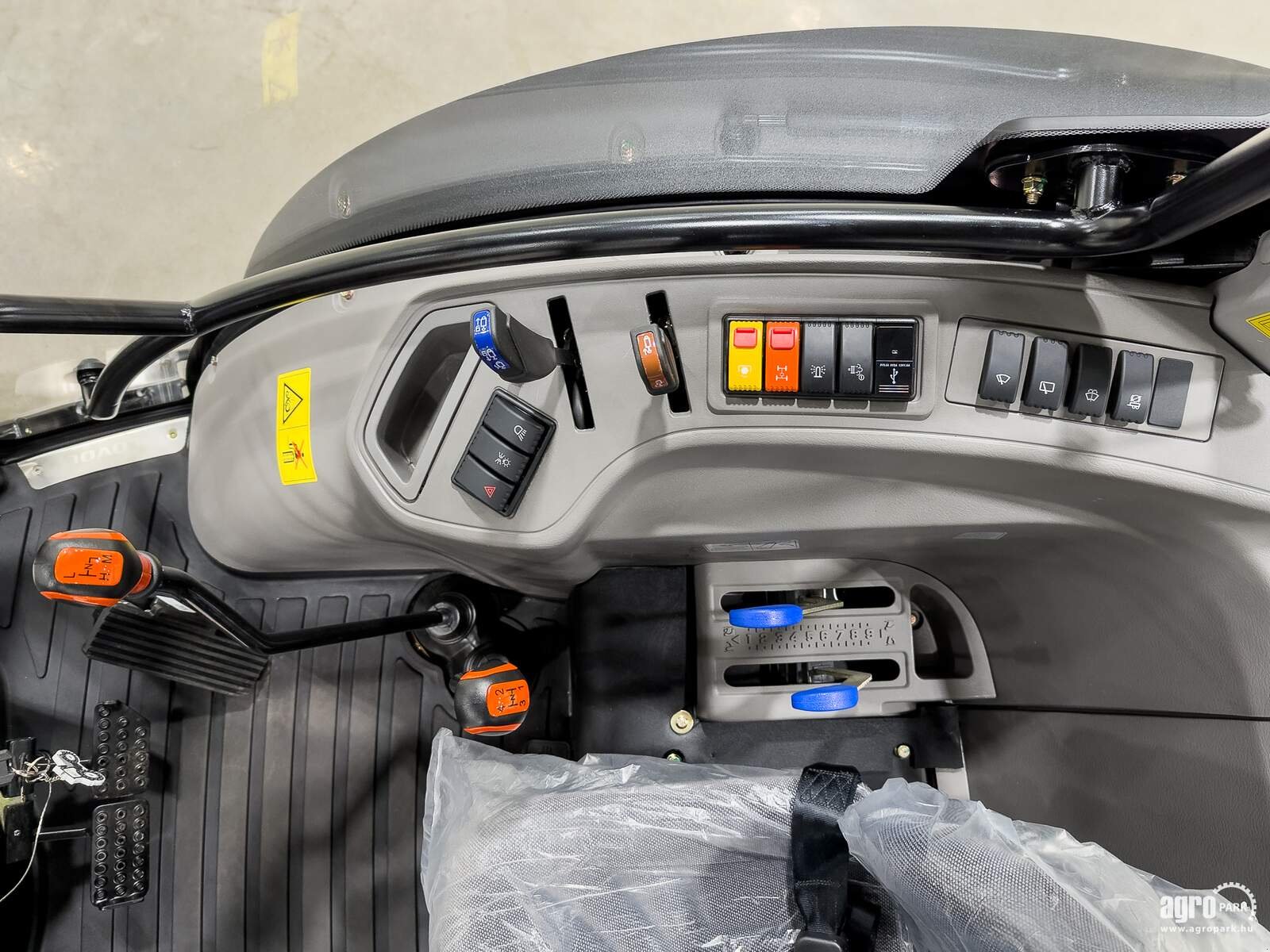 Traktor del tipo LOVOL M3075 M754 tractor with air brakes, Doosan/Hyundai engine, with 540/1000 PTO, Gebrauchtmaschine In Csengele (Immagine 10)