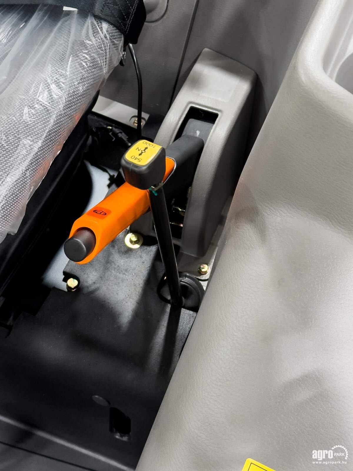 Traktor del tipo LOVOL M3075 M754 tractor with air brakes, Doosan/Hyundai engine, with 540/1000 PTO, Gebrauchtmaschine In Csengele (Immagine 12)