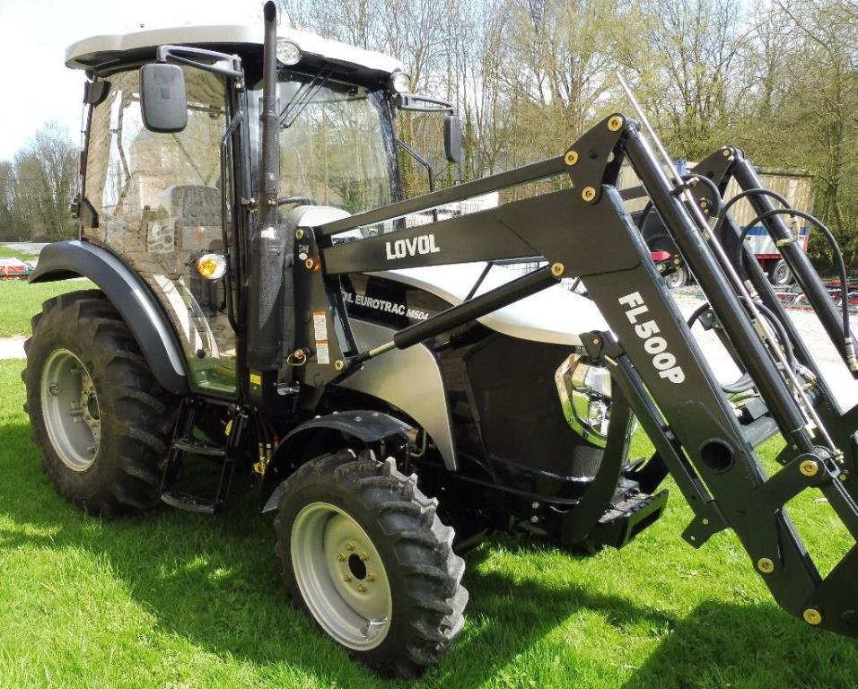 Traktor типа LOVOL M504 CABINE CLIMATISEE ET CHARGEUR FRONTAL, Gebrauchtmaschine в RETHEL (Фотография 2)