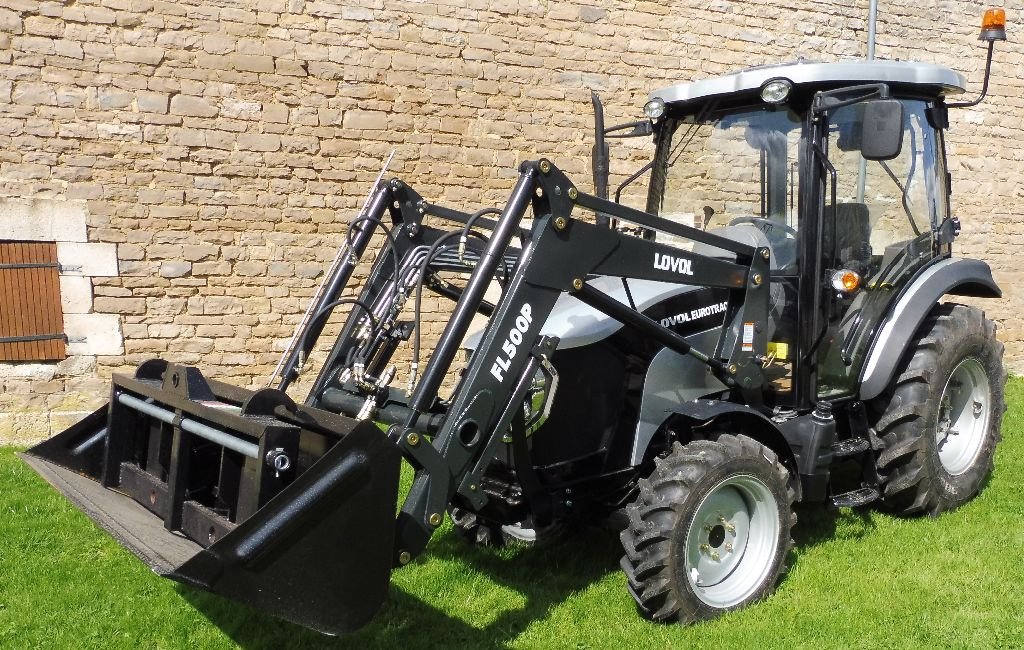 Traktor типа LOVOL M504 CABINE CLIMATISEE ET CHARGEUR FRONTAL, Gebrauchtmaschine в RETHEL (Фотография 8)