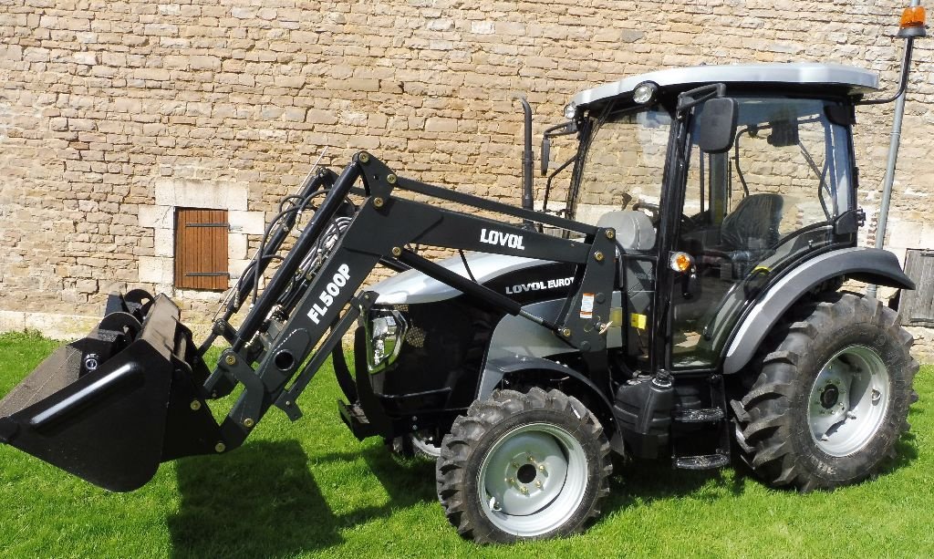 Traktor типа LOVOL M504 CABINE CLIMATISEE ET CHARGEUR FRONTAL, Gebrauchtmaschine в RETHEL (Фотография 1)