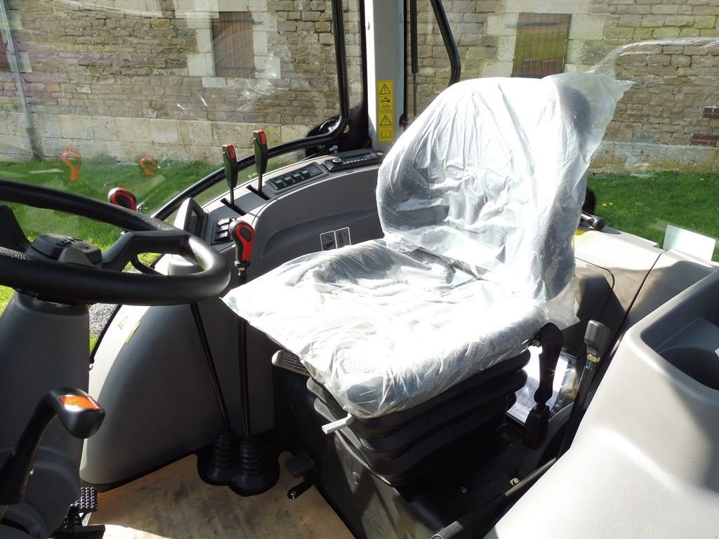 Traktor του τύπου LOVOL M504 CABINE CLIMATISEE, Gebrauchtmaschine σε RETHEL (Φωτογραφία 7)