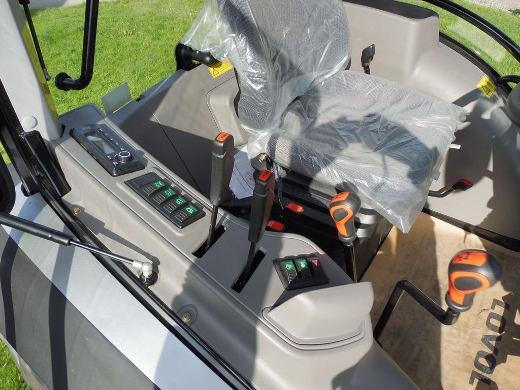 Traktor του τύπου LOVOL M504 CABINE CLIMATISEE, Gebrauchtmaschine σε RETHEL (Φωτογραφία 8)