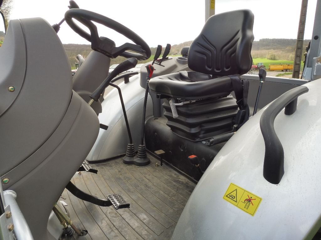 Traktor типа LOVOL M504 CHARGEUR FRONTAL, Gebrauchtmaschine в RETHEL (Фотография 4)