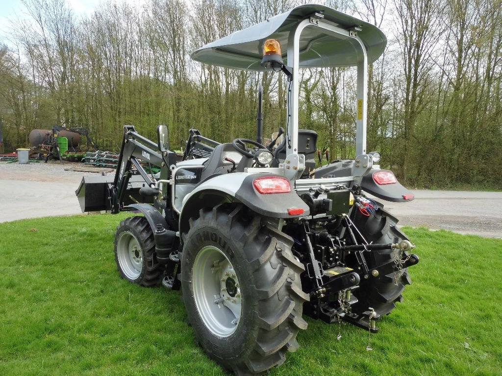 Traktor типа LOVOL M504 CHARGEUR FRONTAL, Gebrauchtmaschine в RETHEL (Фотография 5)