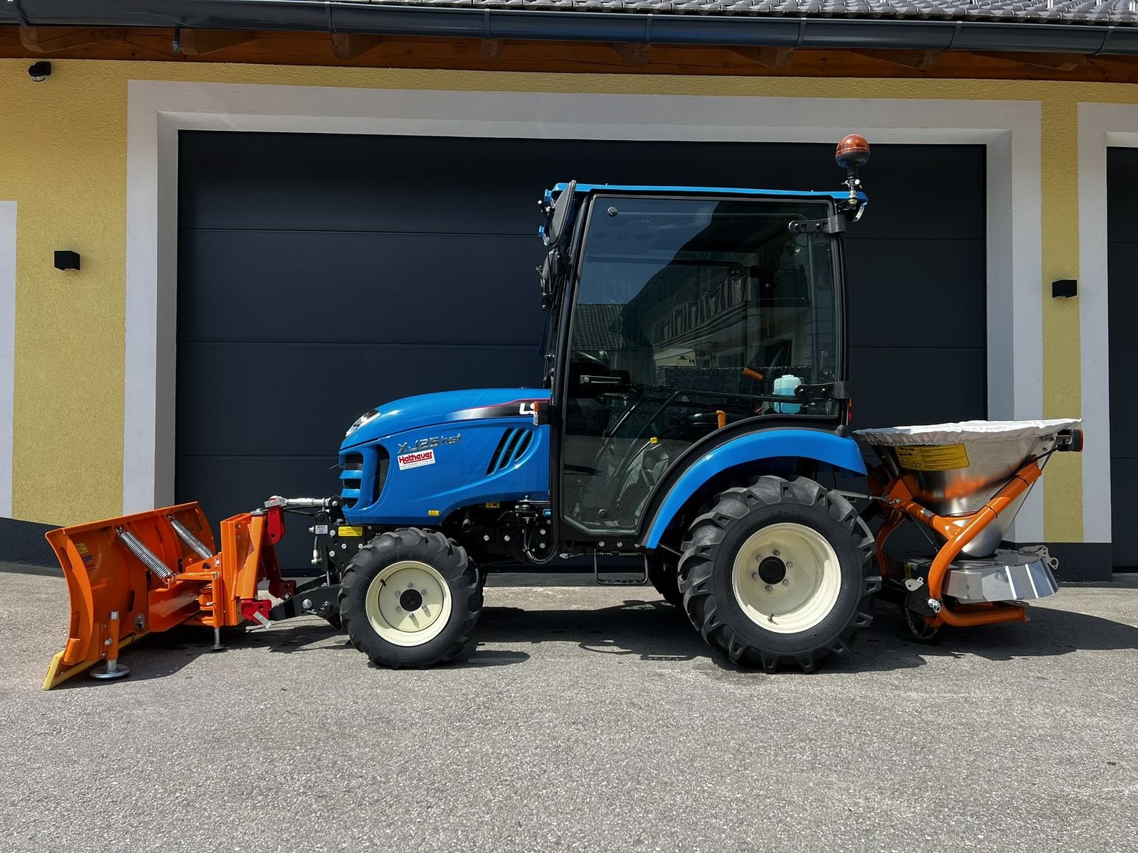 Traktor типа LS Tractor XJ 25 HST SNOW-LINE, Neumaschine в Pischelsdorf (Фотография 1)