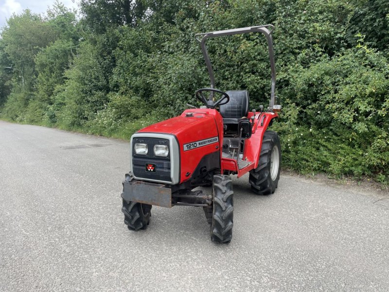 Traktor Türe ait Massey Ferguson 1210, Gebrauchtmaschine içinde Assen (resim 1)