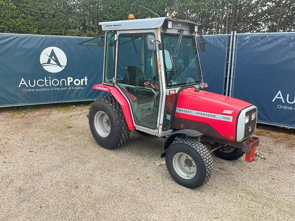 Traktor van het type Massey Ferguson 1230, Gebrauchtmaschine in Antwerpen (Foto 2)