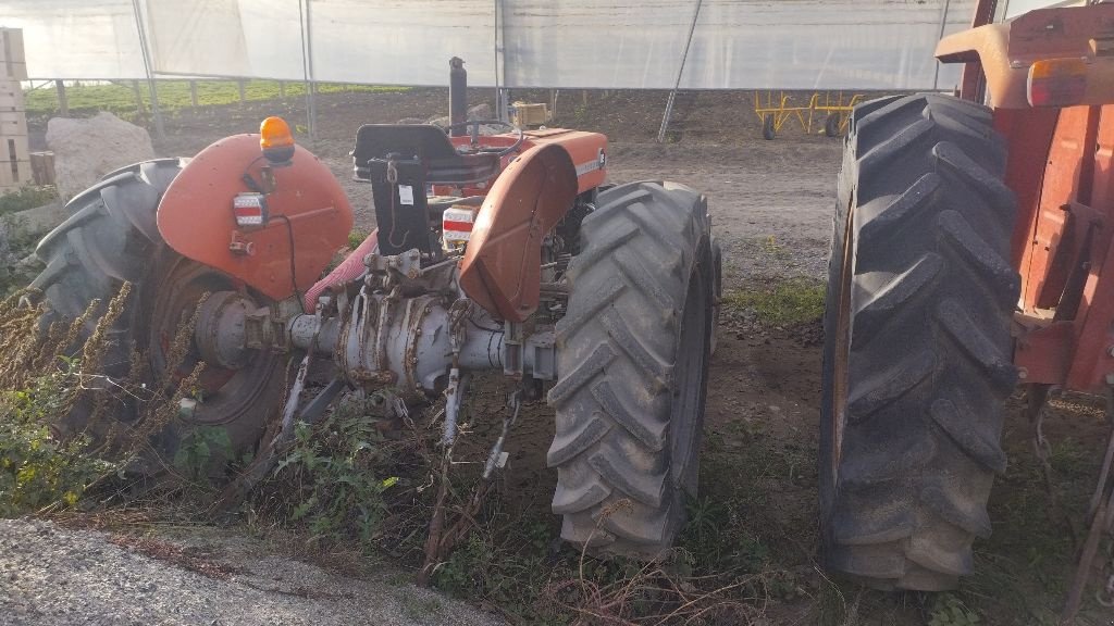 Traktor Türe ait Massey Ferguson 145, Gebrauchtmaschine içinde ENNEZAT (resim 4)