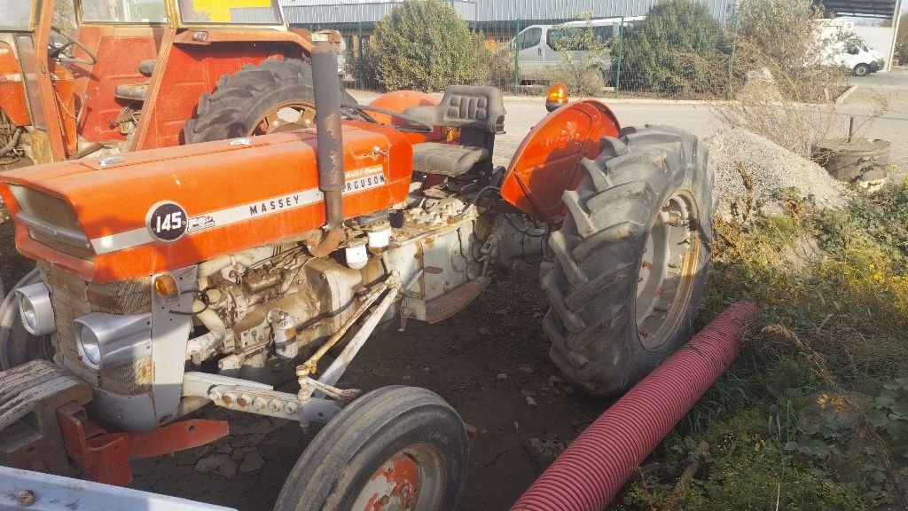 Traktor Türe ait Massey Ferguson 145, Gebrauchtmaschine içinde ENNEZAT (resim 2)