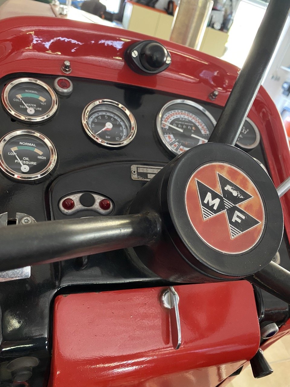 Traktor du type Massey Ferguson 165, Gebrauchtmaschine en Kottingbrunn (Photo 2)