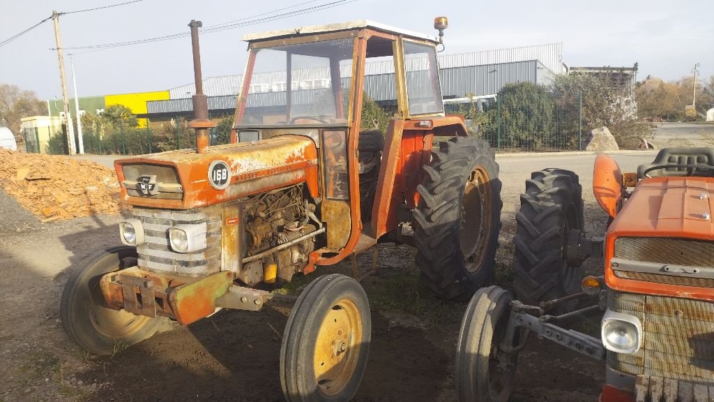 Traktor of the type Massey Ferguson 168, Gebrauchtmaschine in ENNEZAT (Picture 2)