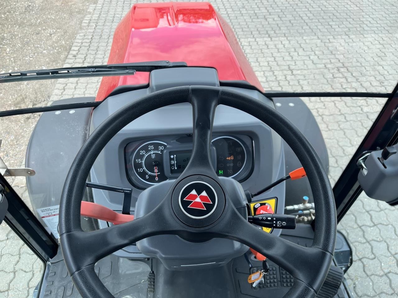 Traktor typu Massey Ferguson 1750 M HC, Gebrauchtmaschine w Videbæk (Zdjęcie 8)