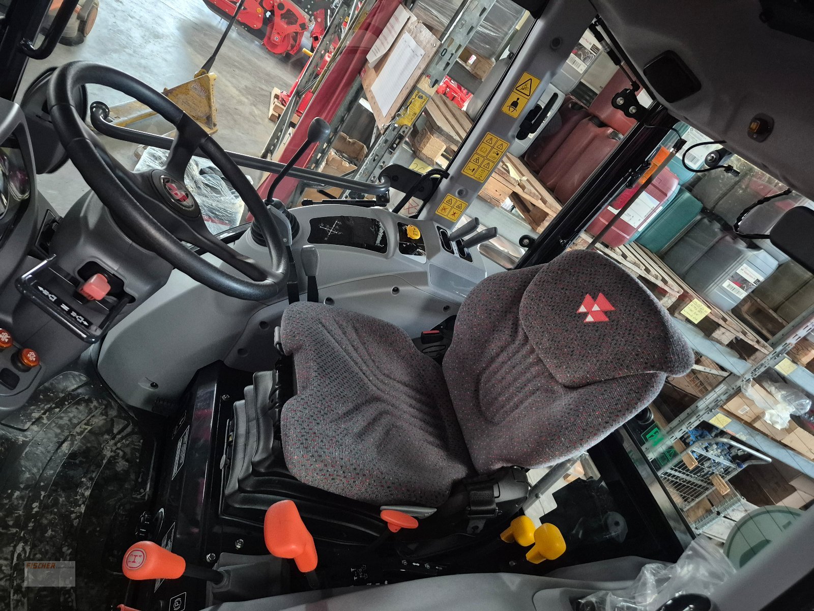 Traktor типа Massey Ferguson 1755 M, Neumaschine в Pfoerring (Фотография 5)