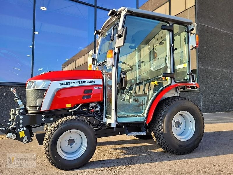 Traktor of the type Massey Ferguson 1M 25, Neumaschine in Colmar-Berg (Picture 1)