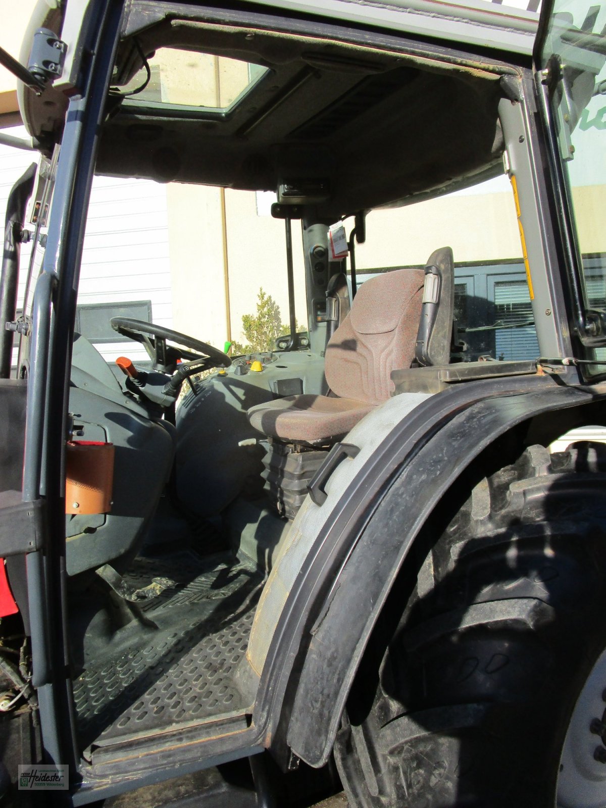 Traktor Türe ait Massey Ferguson 2430, Gebrauchtmaschine içinde Wildenberg (resim 8)