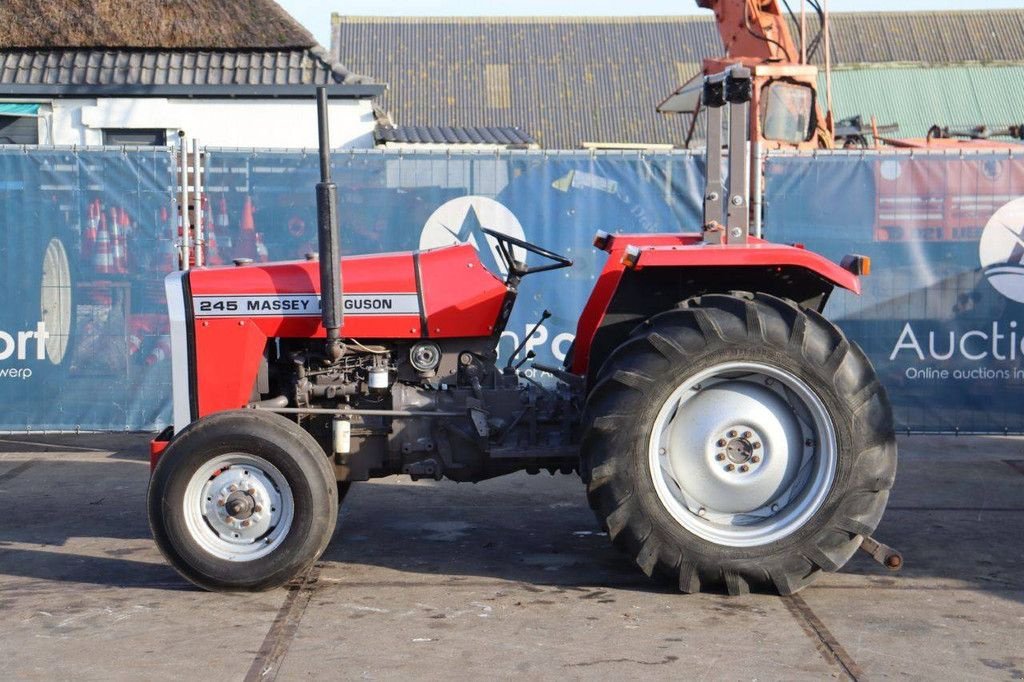 Traktor des Typs Massey Ferguson 245, Gebrauchtmaschine in Antwerpen (Bild 2)