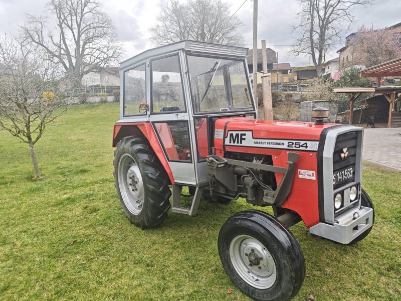 Traktor типа Massey Ferguson 255, Gebrauchtmaschine в Wals-Siezenheim (Фотография 1)