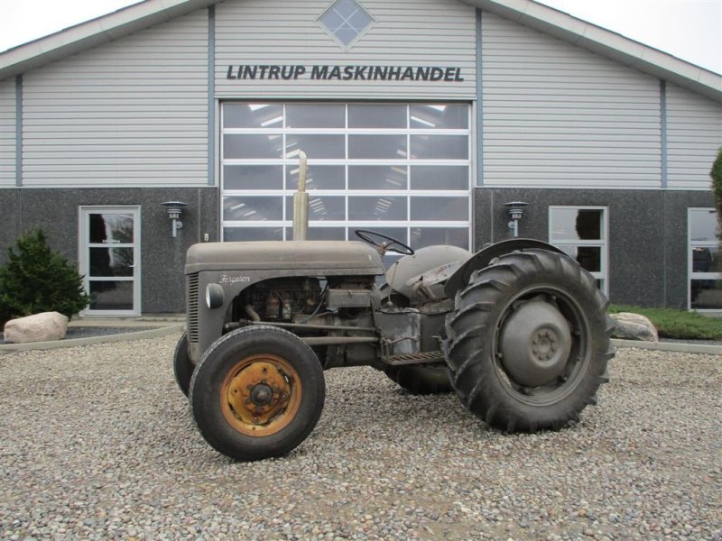 Traktor типа Massey Ferguson 26 Benzin Går godt, Gebrauchtmaschine в Lintrup (Фотография 1)