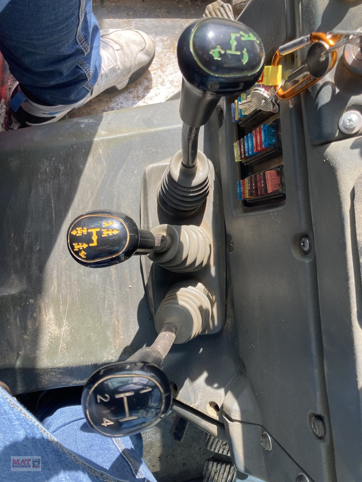 Traktor of the type Massey Ferguson 274 V, Gebrauchtmaschine in Waldkraiburg (Picture 9)