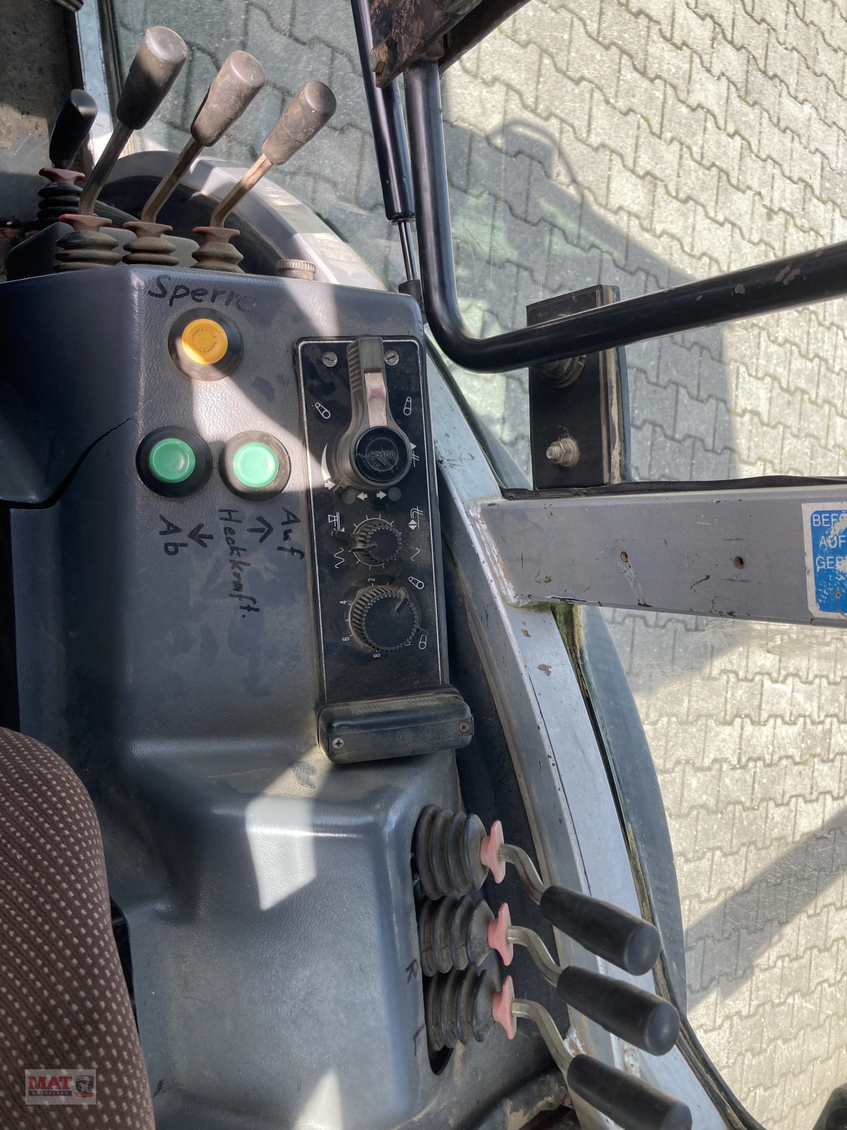 Traktor of the type Massey Ferguson 274 V, Gebrauchtmaschine in Waldkraiburg (Picture 10)