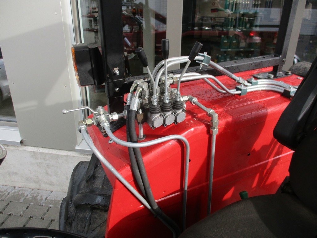 Traktor типа Massey Ferguson 274, Gebrauchtmaschine в Grosswangen (Фотография 4)