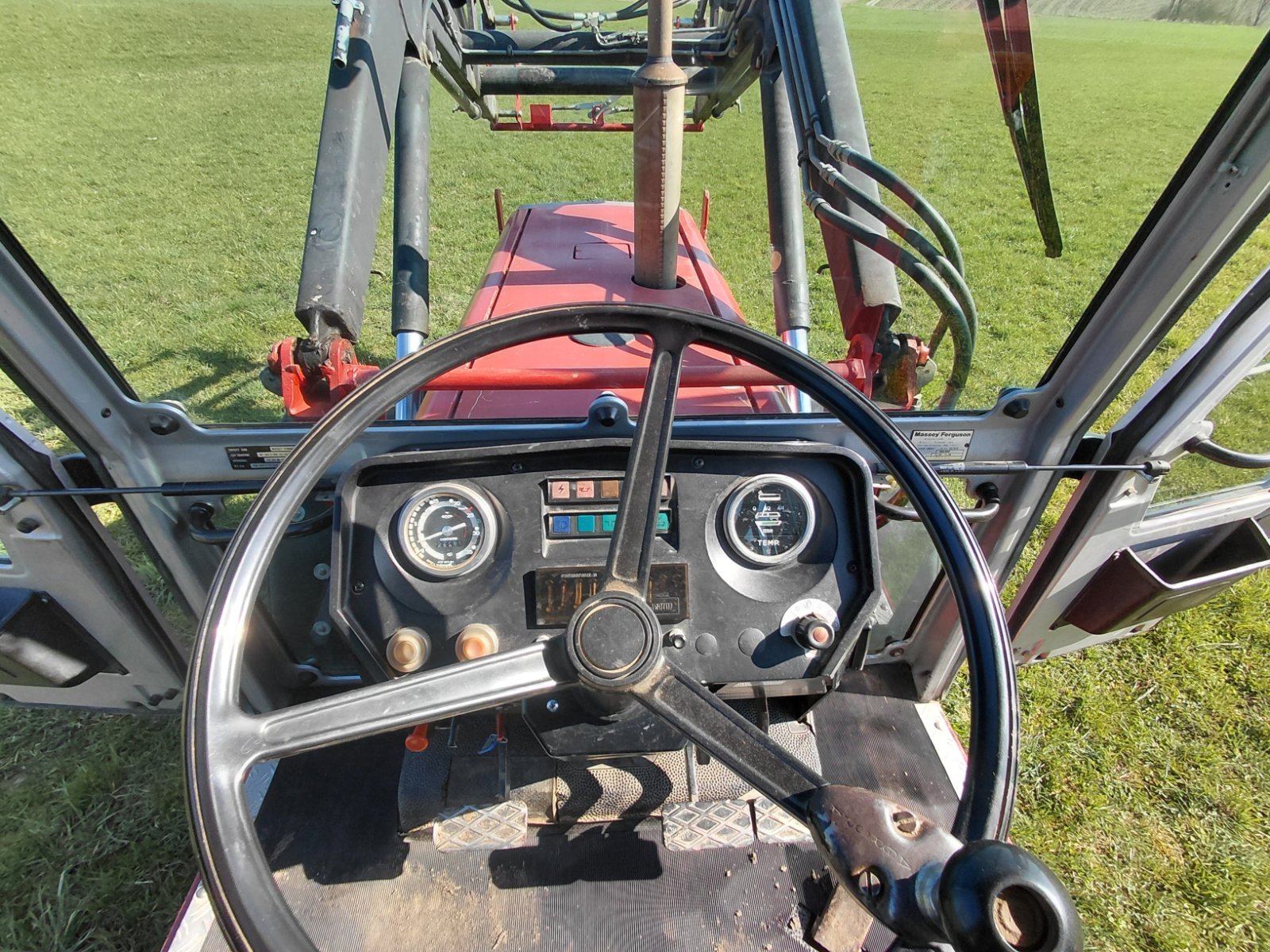 Traktor от тип Massey Ferguson 284S, Gebrauchtmaschine в Neumarkt-Sankt  (Снимка 3)