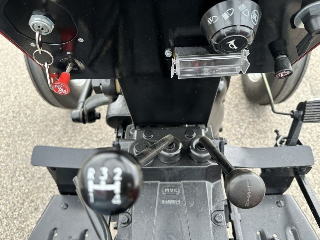 Traktor van het type Massey Ferguson 290, Neumaschine in Callantsoog (Foto 7)