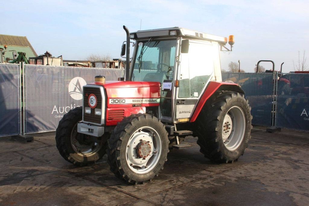 Traktor типа Massey Ferguson 3060, Gebrauchtmaschine в Antwerpen (Фотография 9)