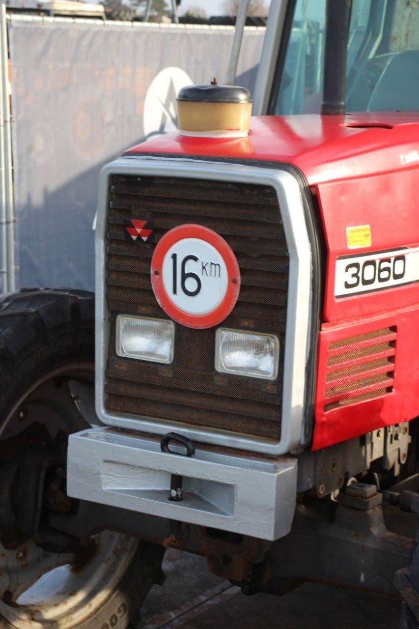 Traktor типа Massey Ferguson 3060, Gebrauchtmaschine в Antwerpen (Фотография 10)