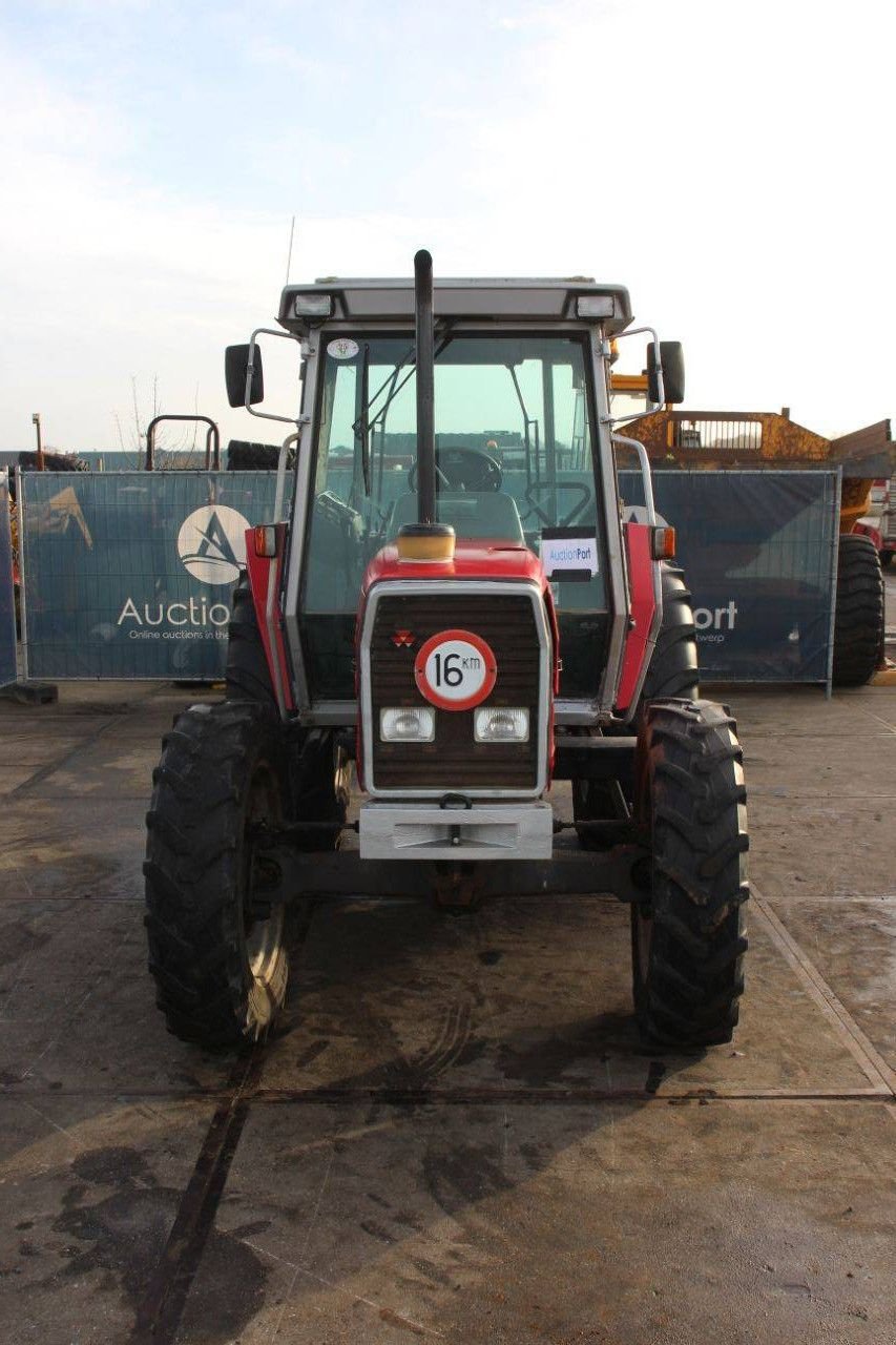 Traktor типа Massey Ferguson 3060, Gebrauchtmaschine в Antwerpen (Фотография 8)
