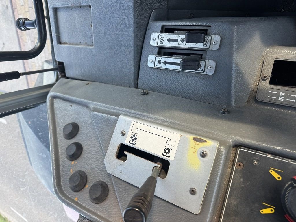 Traktor типа Massey Ferguson 3060, Gebrauchtmaschine в Callantsoog (Фотография 9)