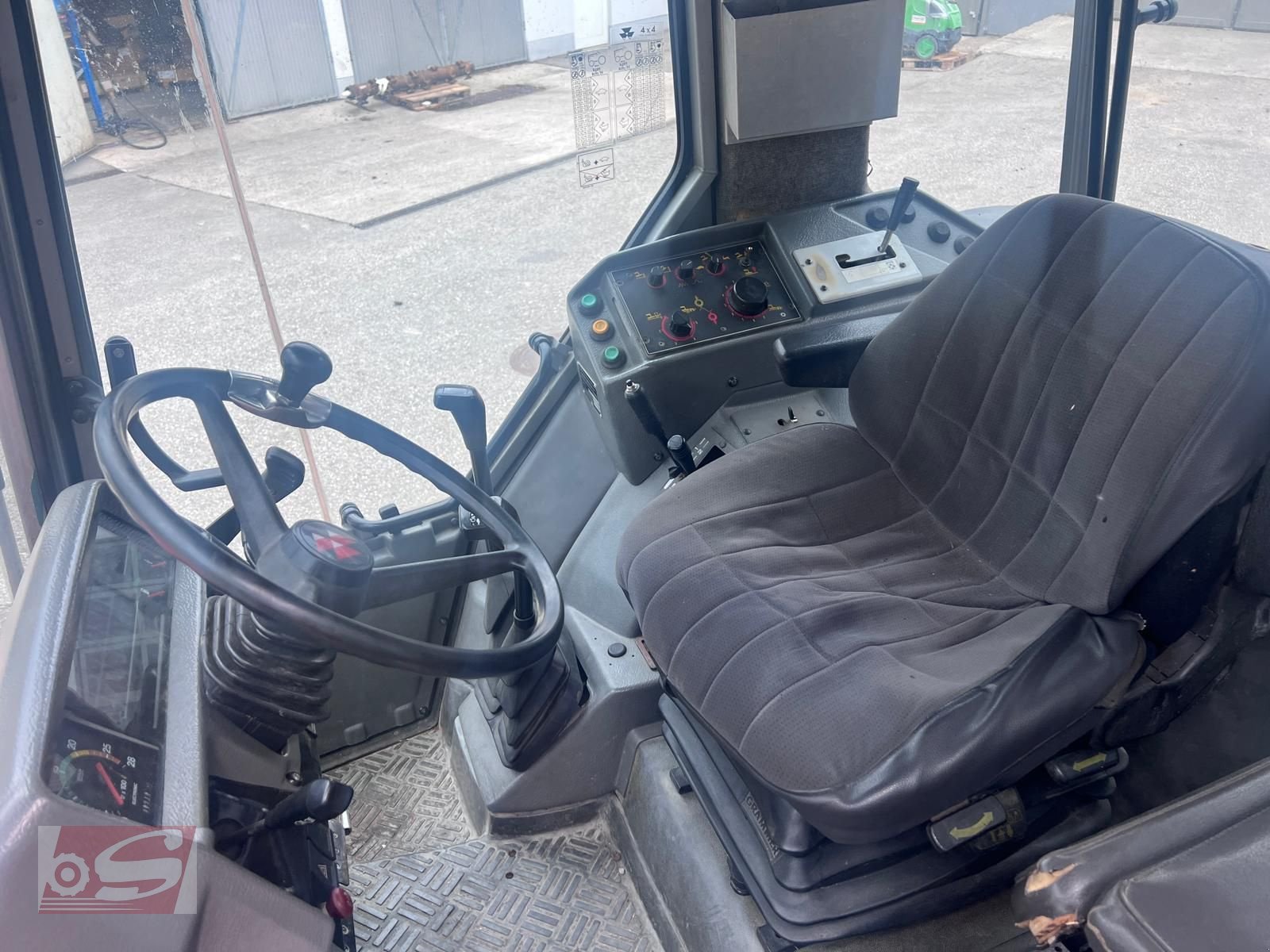 Traktor typu Massey Ferguson 3065-4 Special, Gebrauchtmaschine v Offenhausen (Obrázek 10)